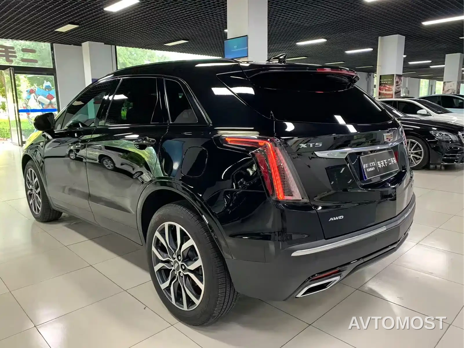 Cadillac XT5 2024 2.0T AWD Luxury (Hummingbird Edition) — фото 3