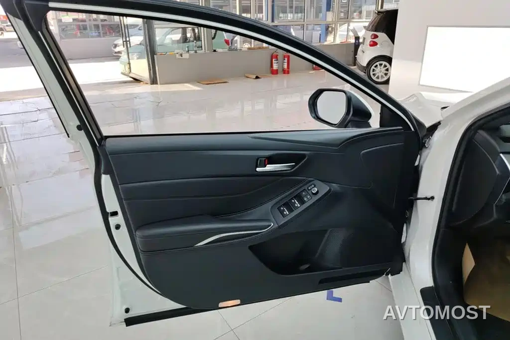 Toyota Avalon 2019 Hybrid 2.5L Luxury Edition China VI — фото 7