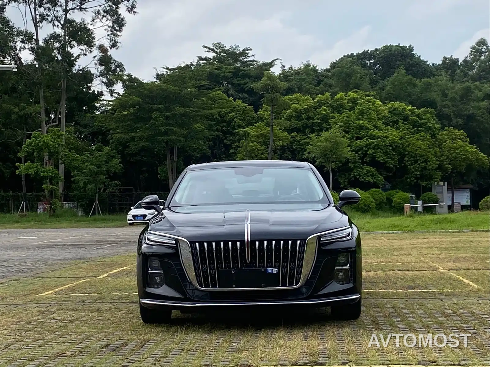 Hongqi H5 2024 1.5T HEV Smart Connect Flag Smooth Edition — фото 2