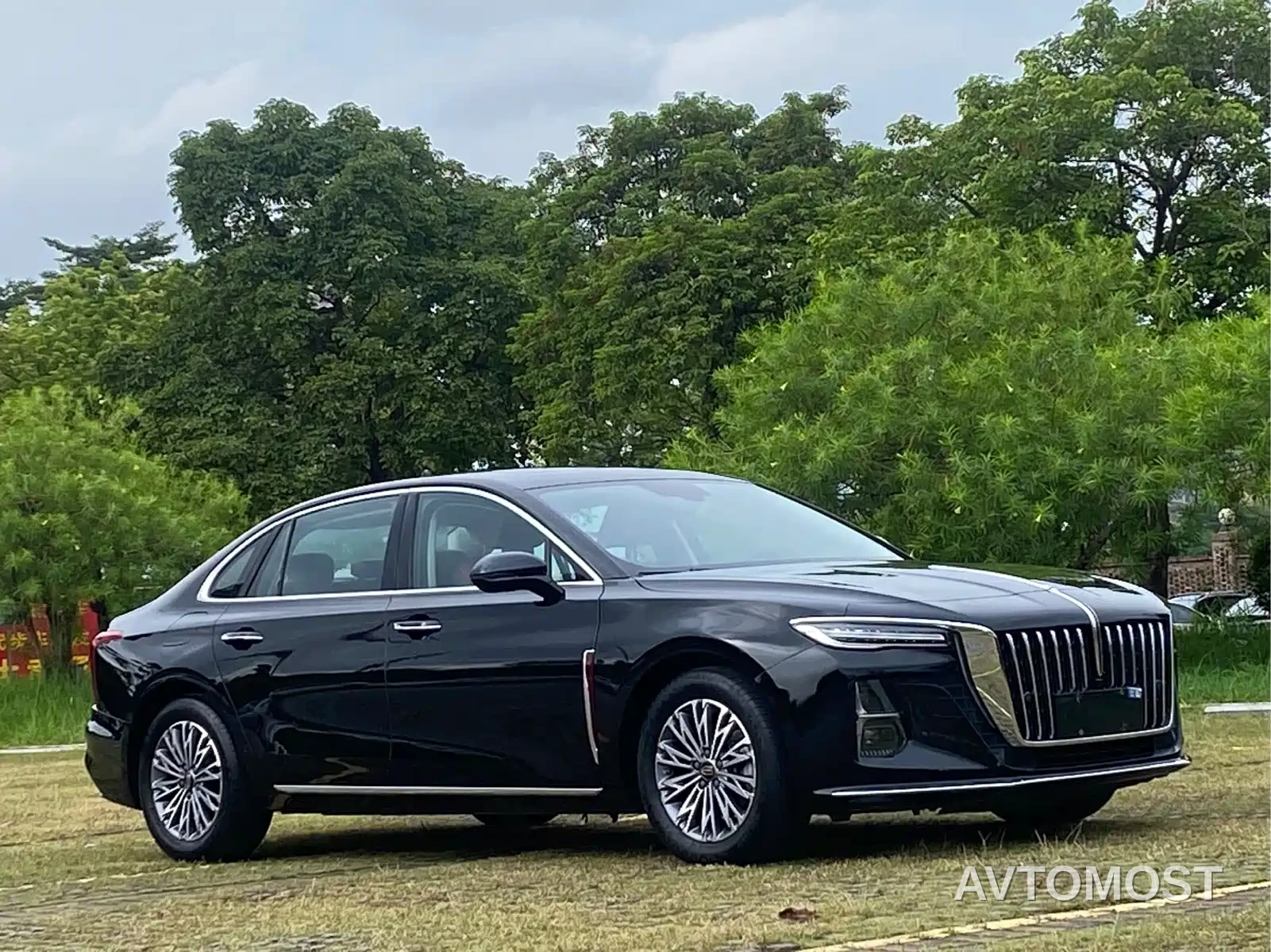 Hongqi H5 2024 1.5T HEV Smart Connect Flag Smooth Edition — фото 3