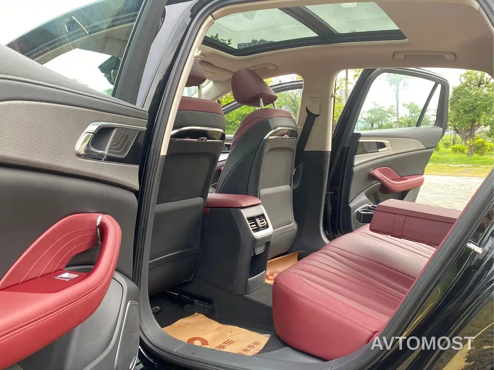 Hongqi H5 2024 1.5T HEV Smart Connect Flag Smooth Edition — фото 16