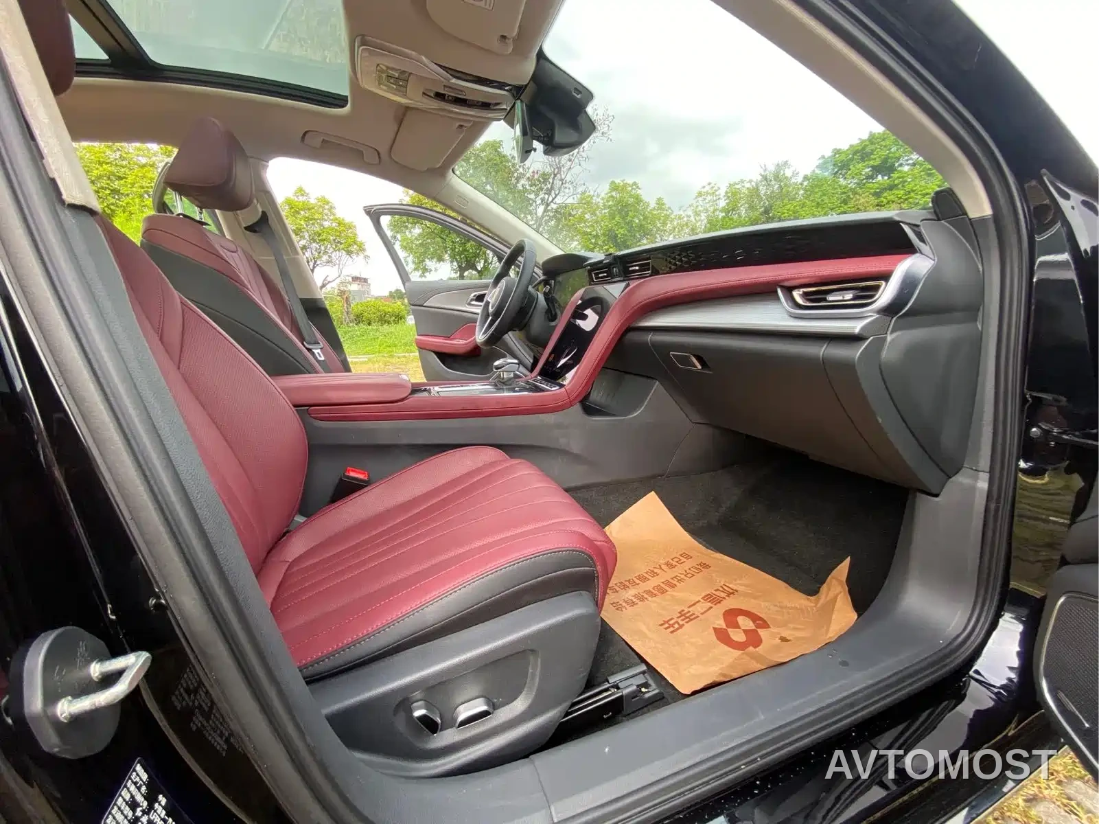 Hongqi H5 2024 1.5T HEV Smart Connect Flag Smooth Edition — фото 17