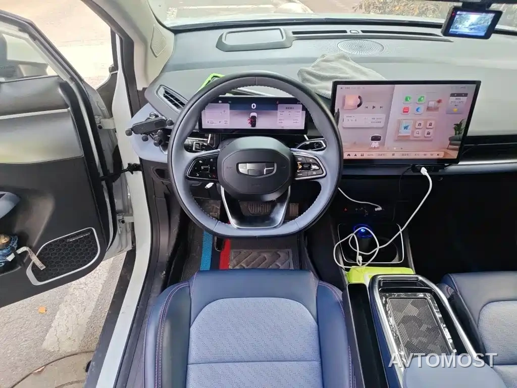Geely Geometry M6 2022 450 New Intelligence Edition — фото 3