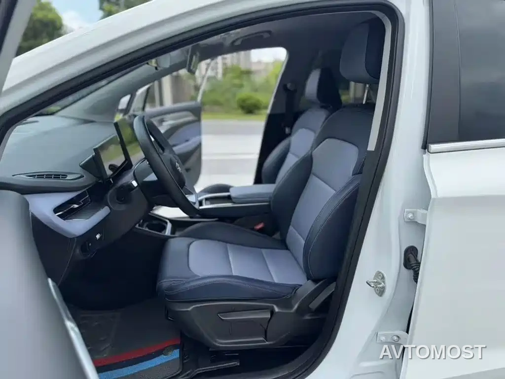 Geely Geometry M6 2022 450 New Intelligence Edition — фото 12