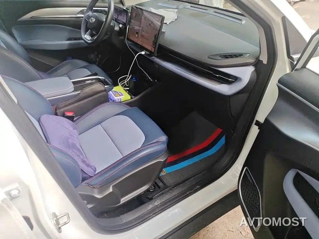 Geely Geometry M6 2022 450 New Intelligence Edition — фото 23