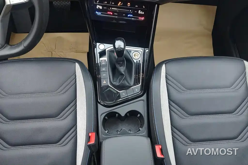 Volkswagen Tayron GTE Plug-in Hybrid 2020 Model 1.4T Luxury — фото 15