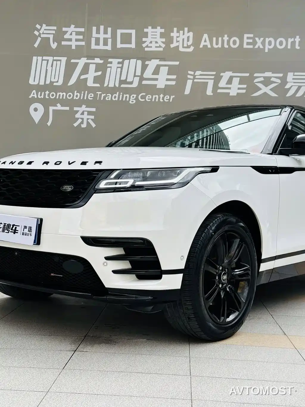 Land Rover Range Rover Velar 2023 250PS Gloss Black Collector's Edition — фото 17