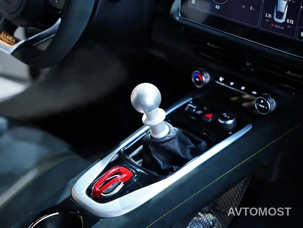 Lotus Cars EMIRA 2022 3.5T V6 Manual First Edition — фото 30