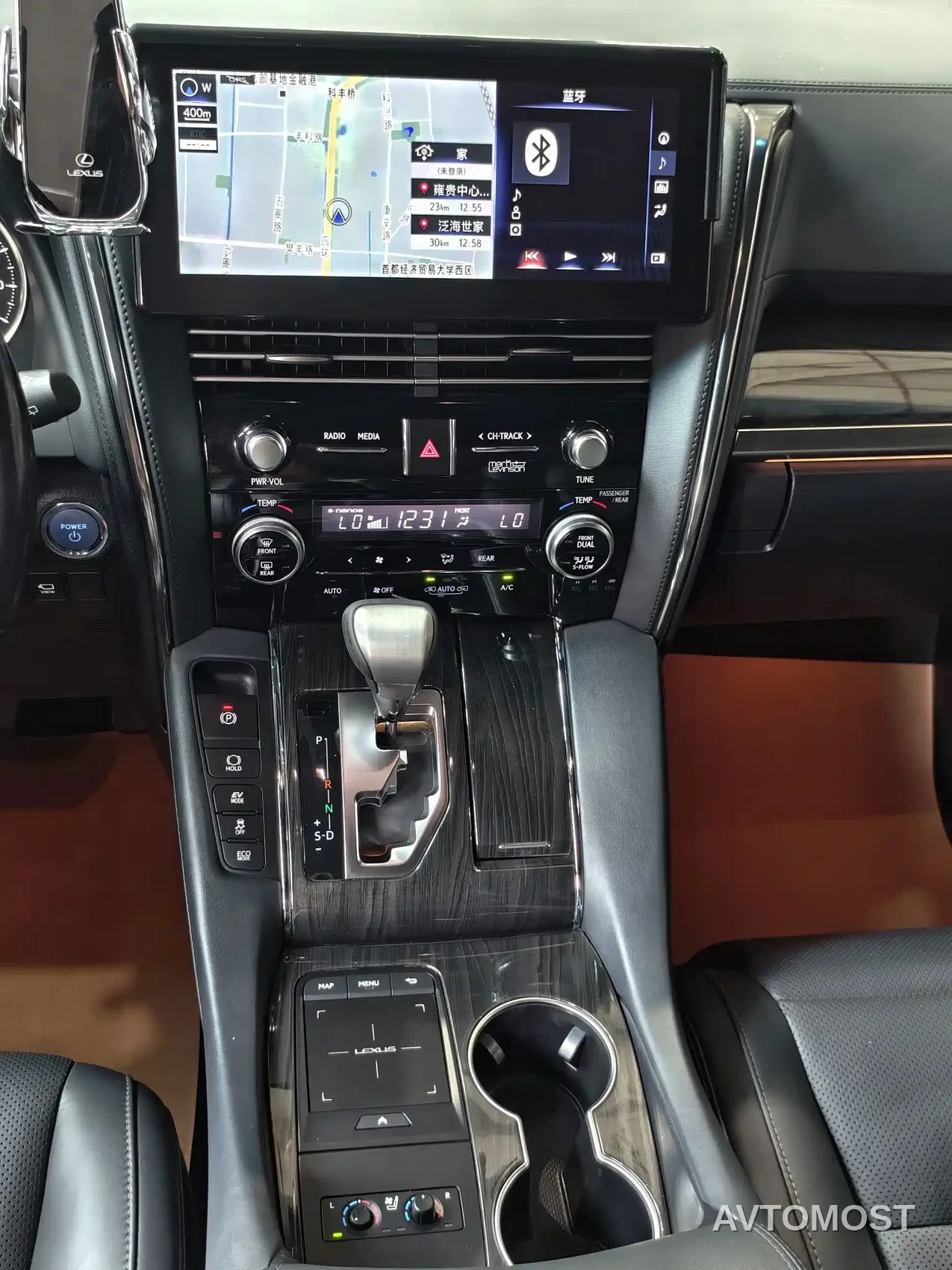 Lexus LM 2020 300h Seven-Seater Elegance Edition — фото 6
