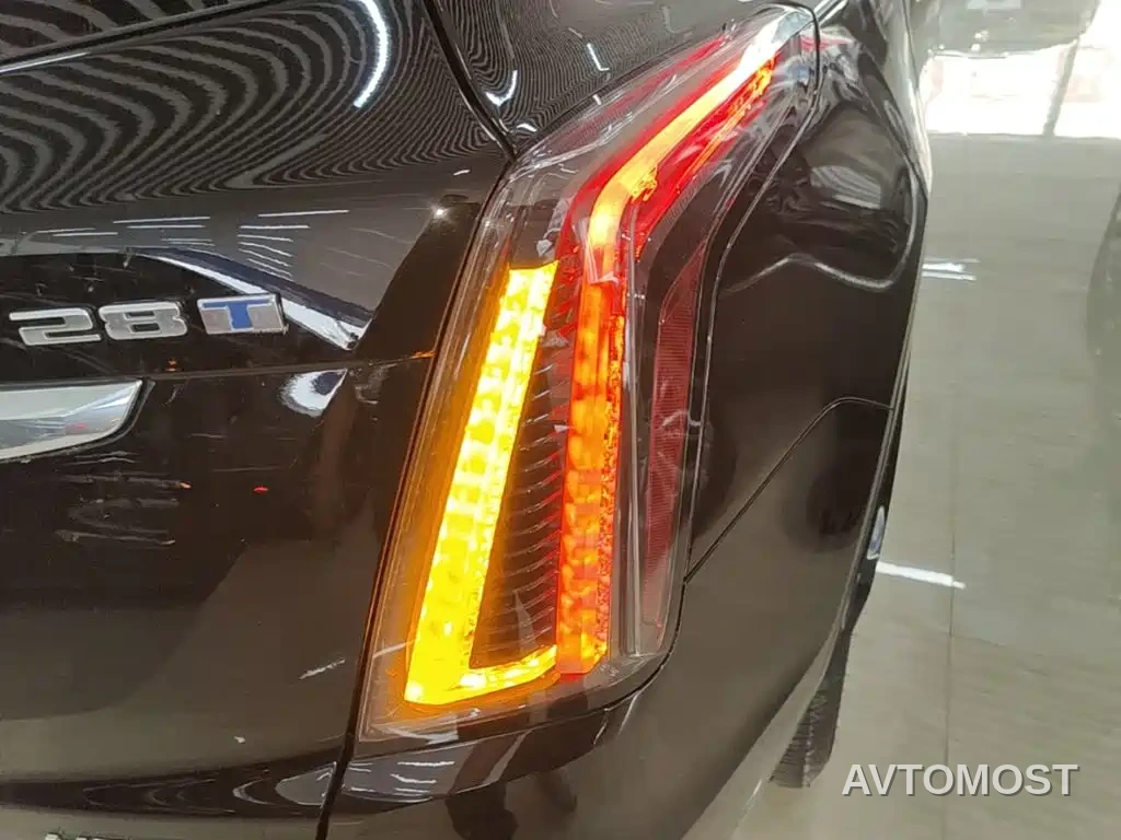 Cadillac XT5 2022 2.0T AWD Luxury (Hummingbird Edition) — фото 6