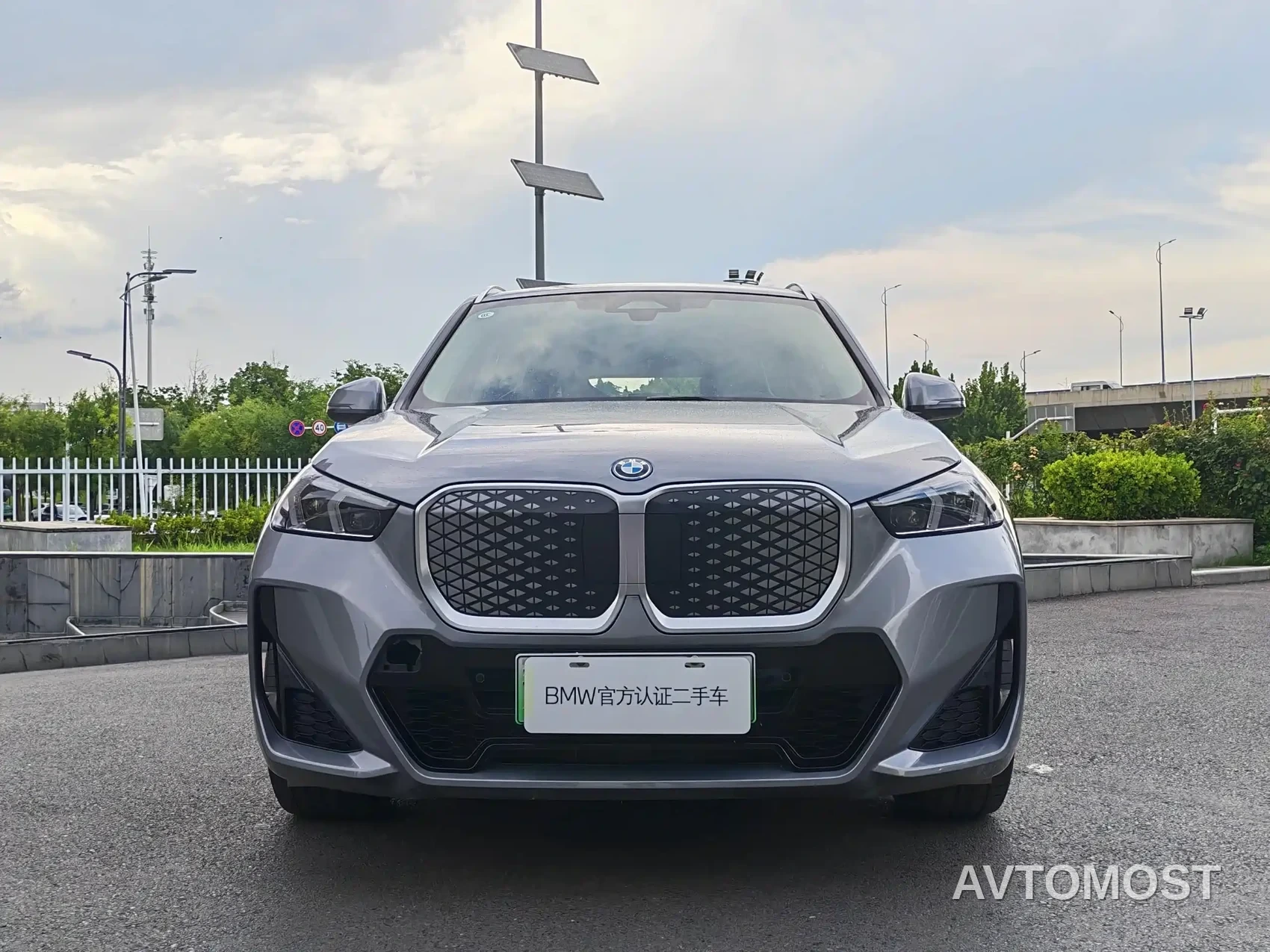 BMW iX1 2023 xDrive30L M Sport Package — фото 2