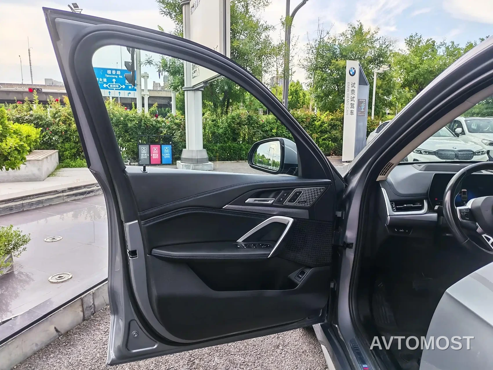 BMW iX1 2023 xDrive30L M Sport Package — фото 6