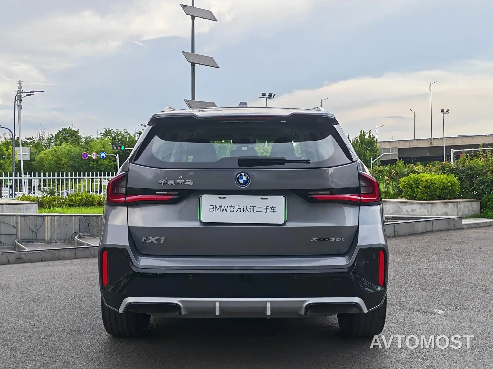 BMW iX1 2023 xDrive30L M Sport Package — фото 8