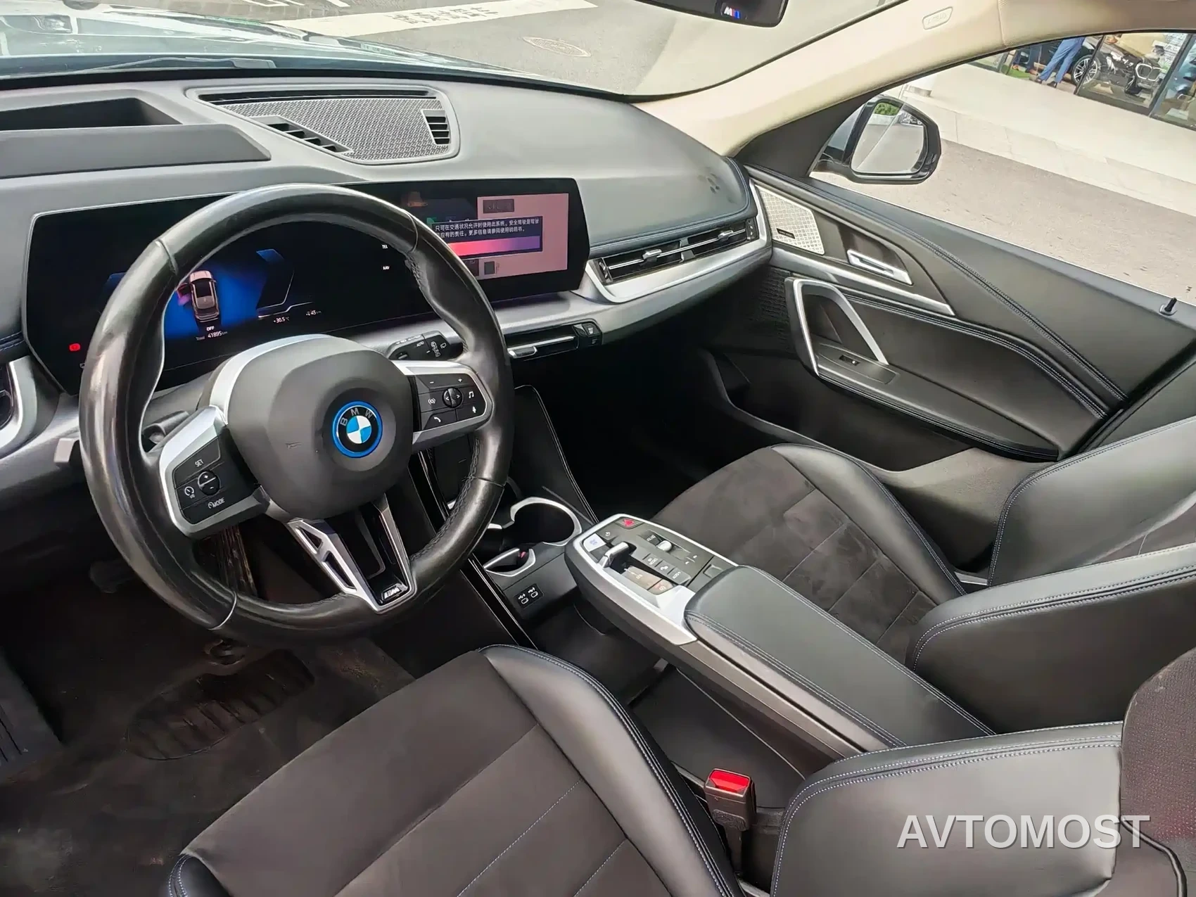 BMW iX1 2023 xDrive30L M Sport Package — фото 20