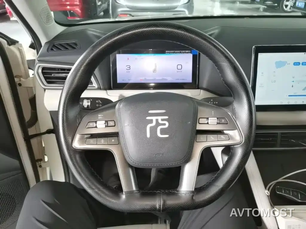 BYD Yuan UP 2025 Model 301KM Navigator — фото 3