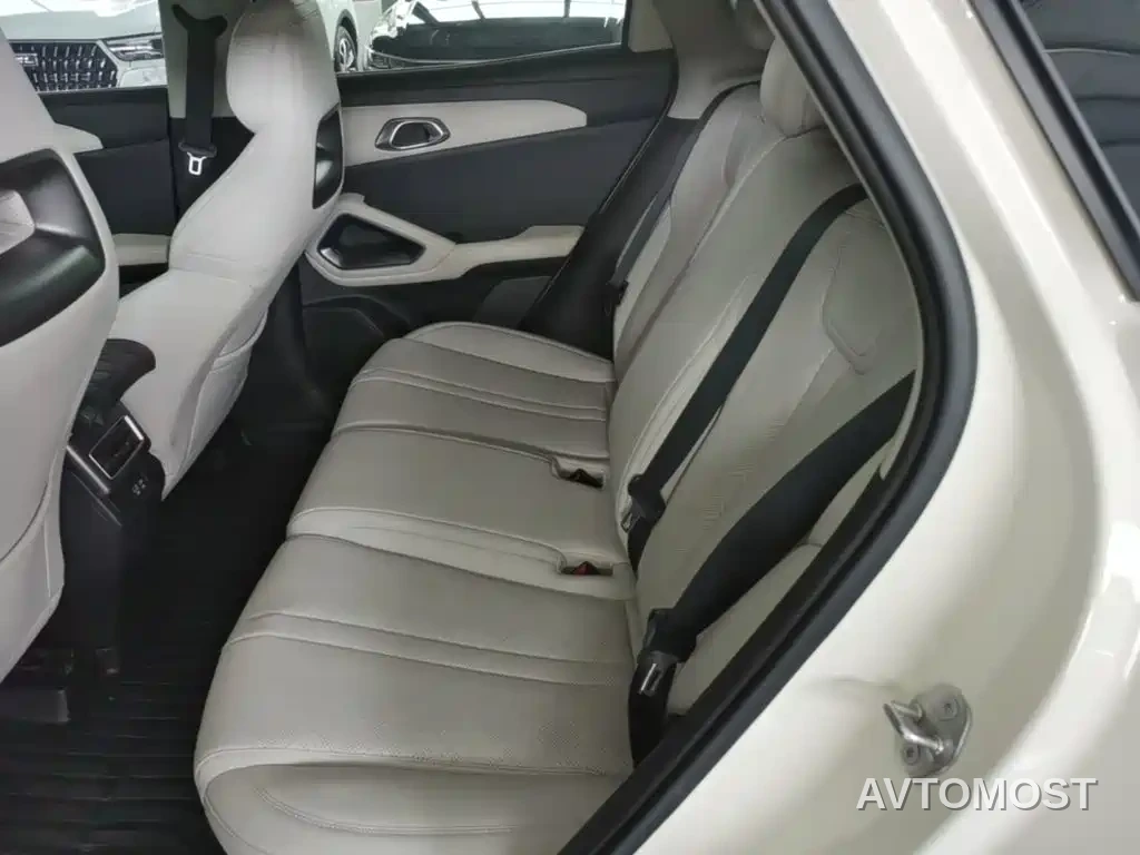 BYD Yuan UP 2025 Model 301KM Navigator — фото 8