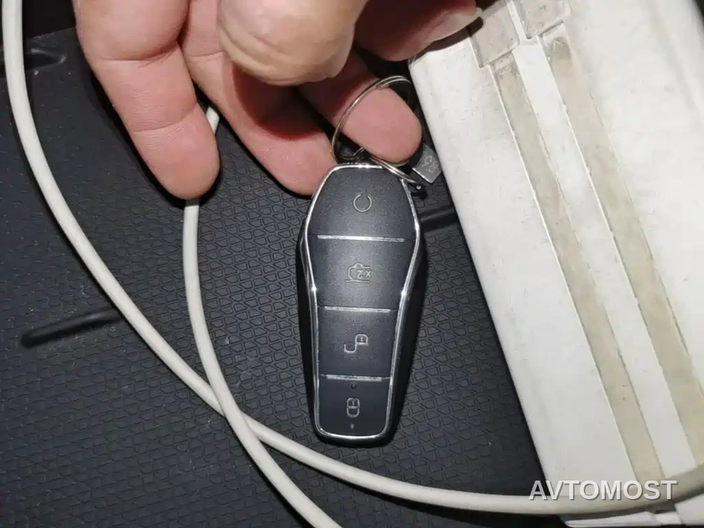BYD Yuan UP 2025 Model 301KM Navigator — фото 12