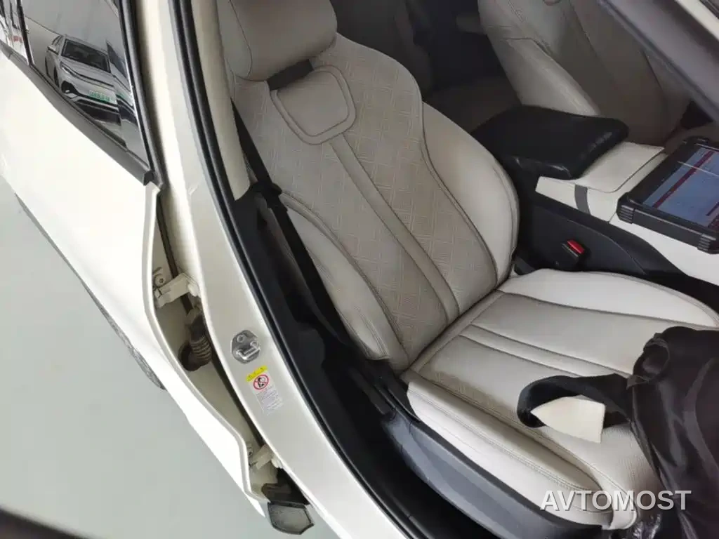 BYD Yuan UP 2025 Model 301KM Navigator — фото 15