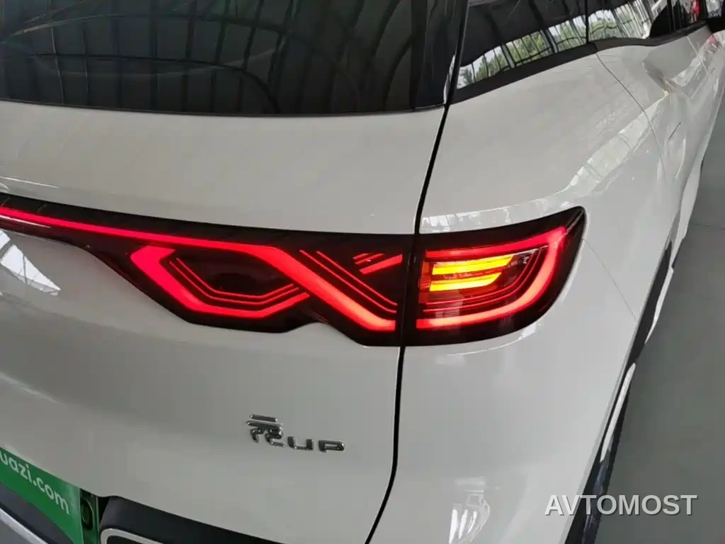 BYD Yuan UP 2025 Model 301KM Navigator — фото 18