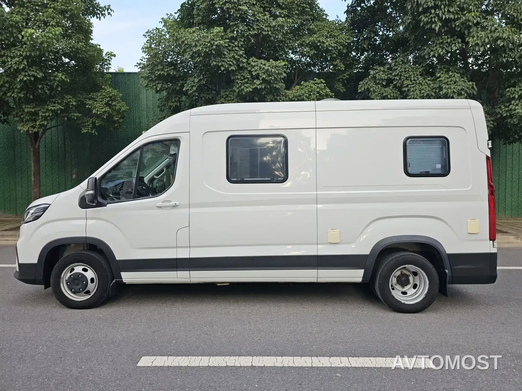SAIC Maxus V90 RV 2021 2.0T Travel Home V90 Self-Contained Class B RV Luxury Transverse Bed — фото 5