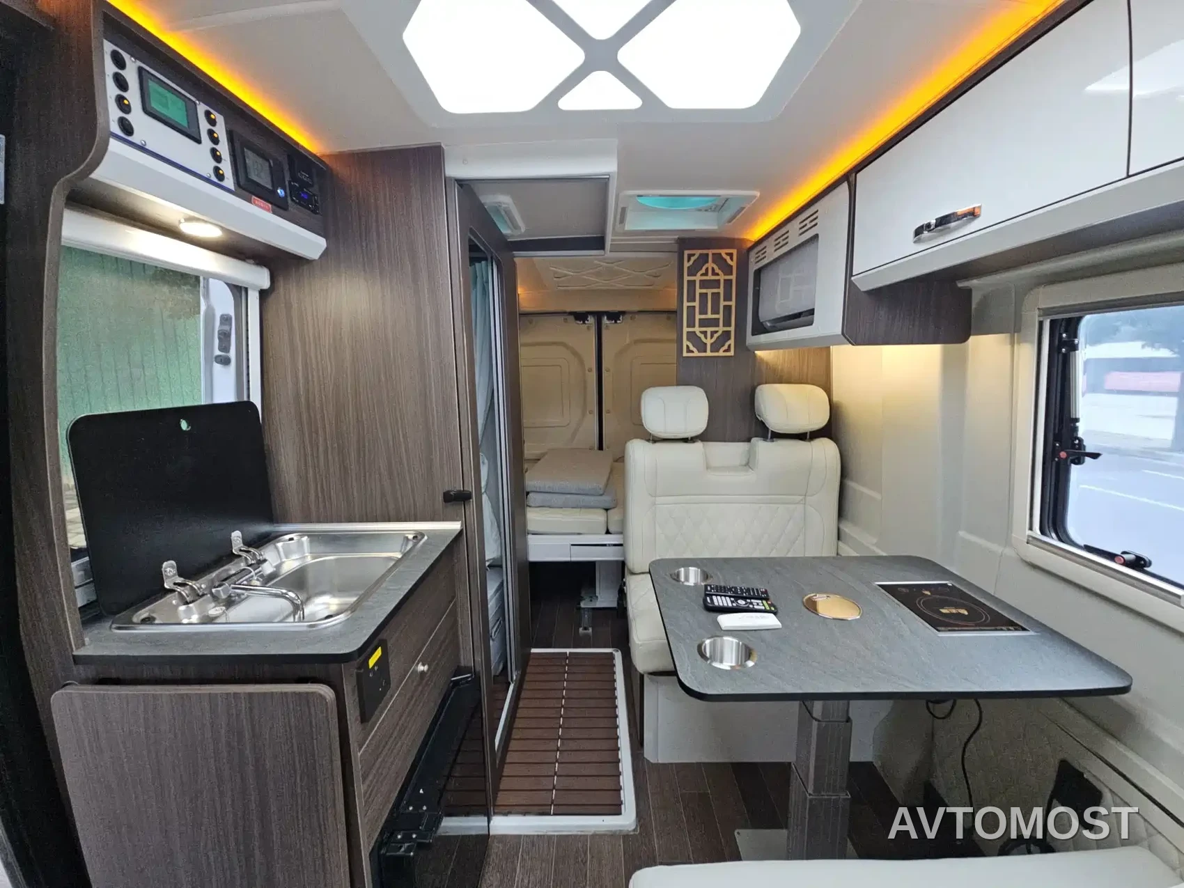 SAIC Maxus V90 RV 2021 2.0T Travel Home V90 Self-Contained Class B RV Luxury Transverse Bed — фото 7