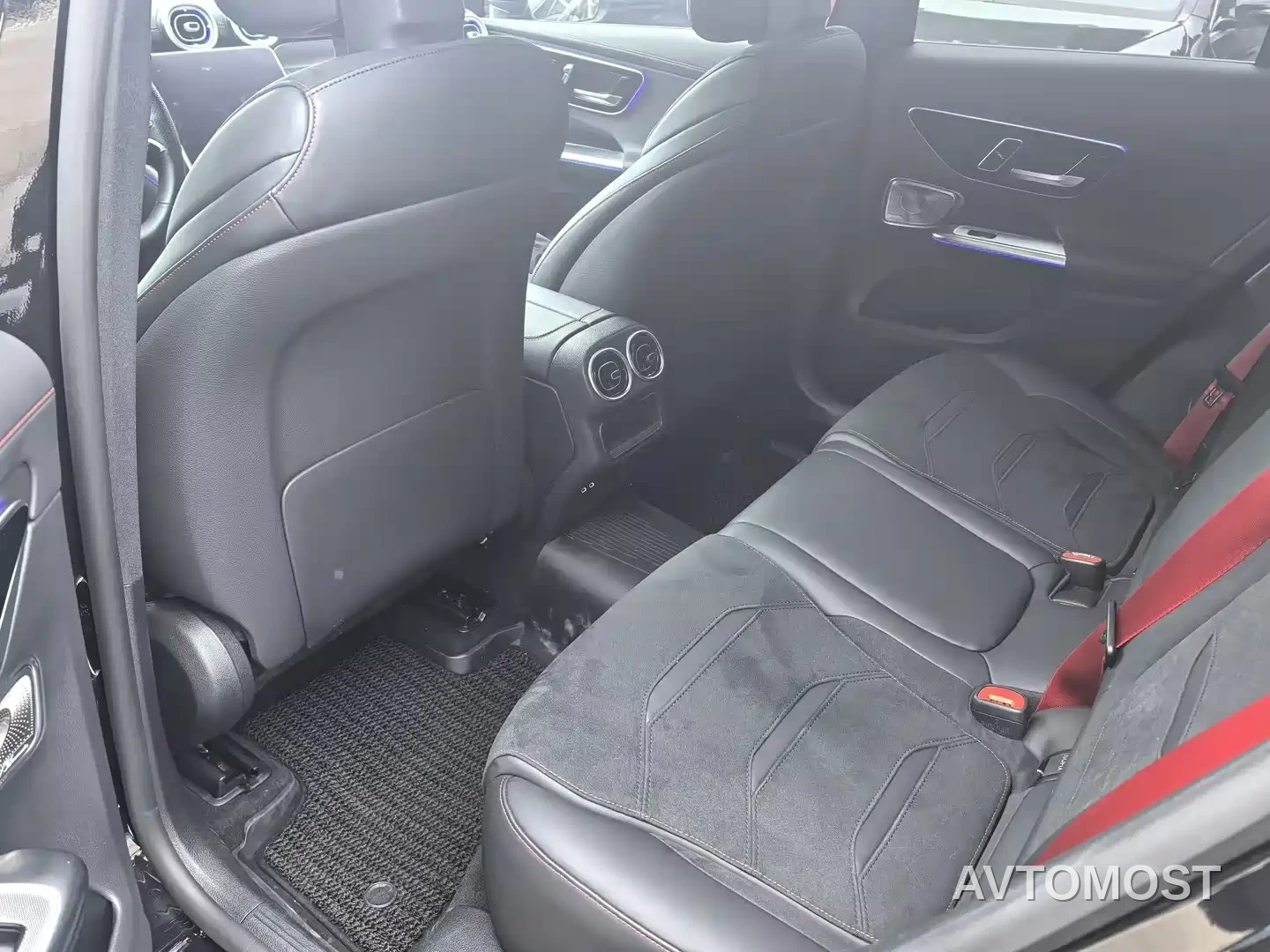 Mercedes-Benz GLC AMG 2024 AMG GLC 43 4MATIC — фото 6