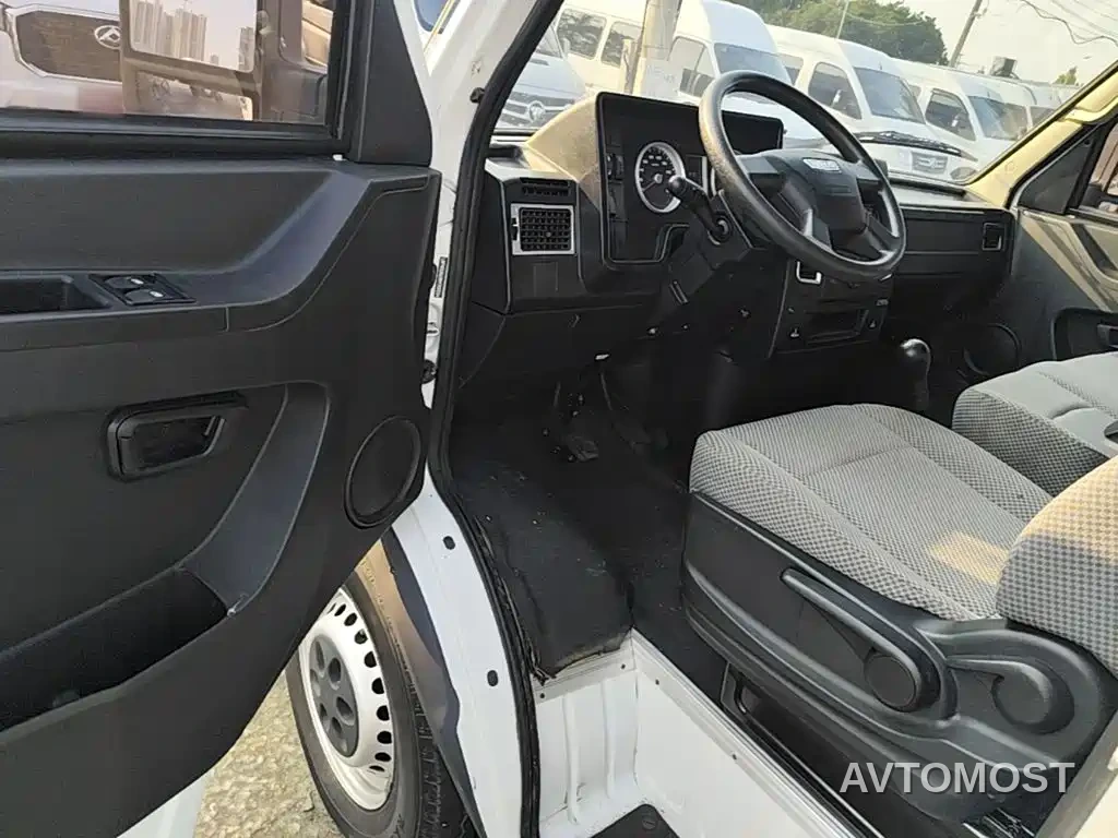 Iveco Daily 2021 Model 2.5T A35 M1 Passenger Vehicle 5-9 Seats Short Wheelbase Medium Roof Single Tire Sliding Door — фото 11