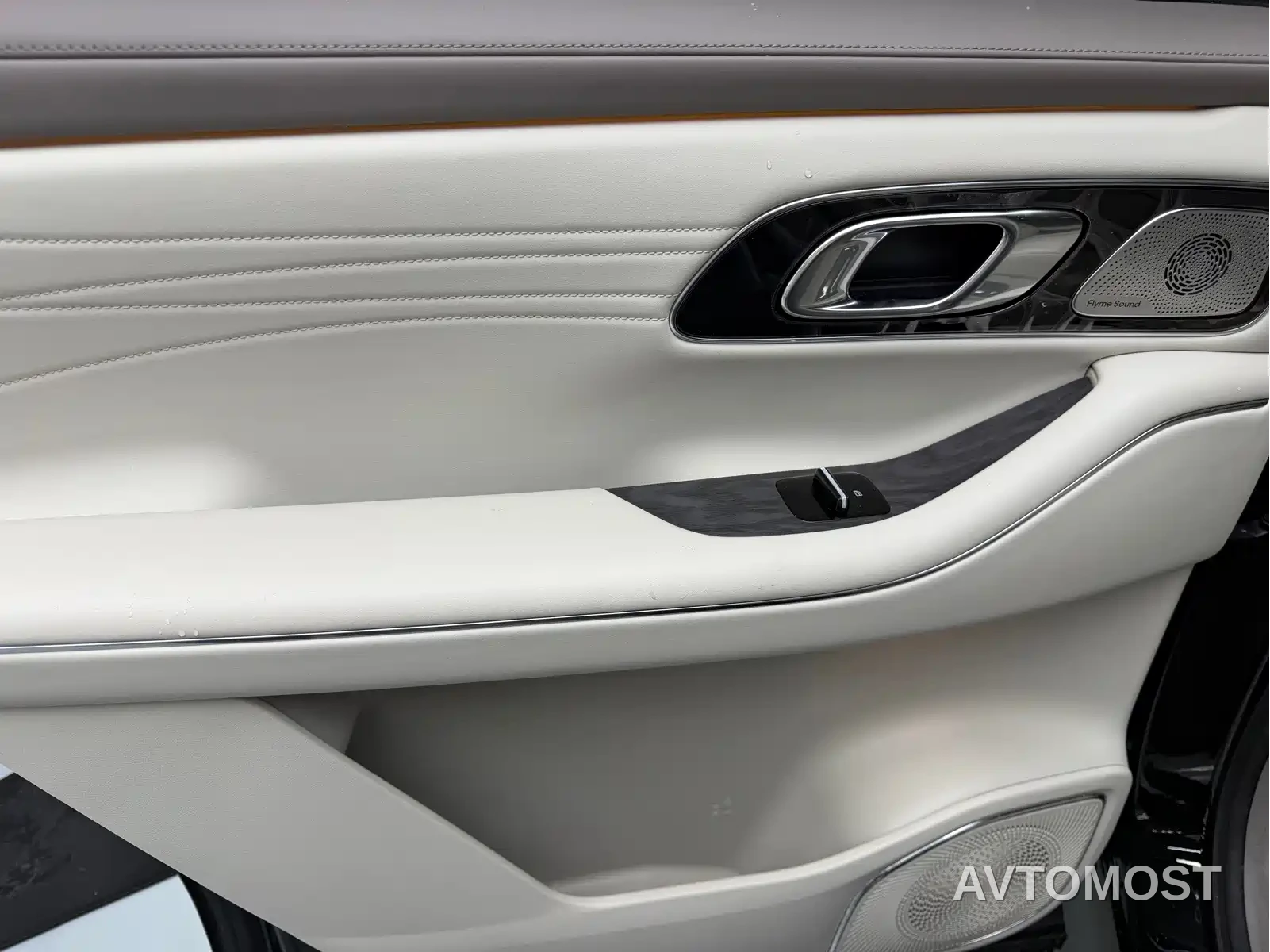 Geely Galaxy M9 2025 Base Model — фото 4