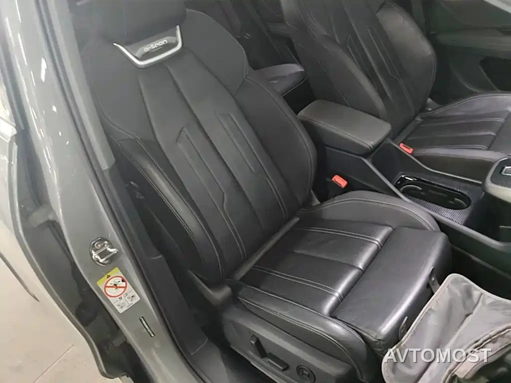 Audi Q4 e-tron 2022 40 e-tron Pioneer Edition — фото 19