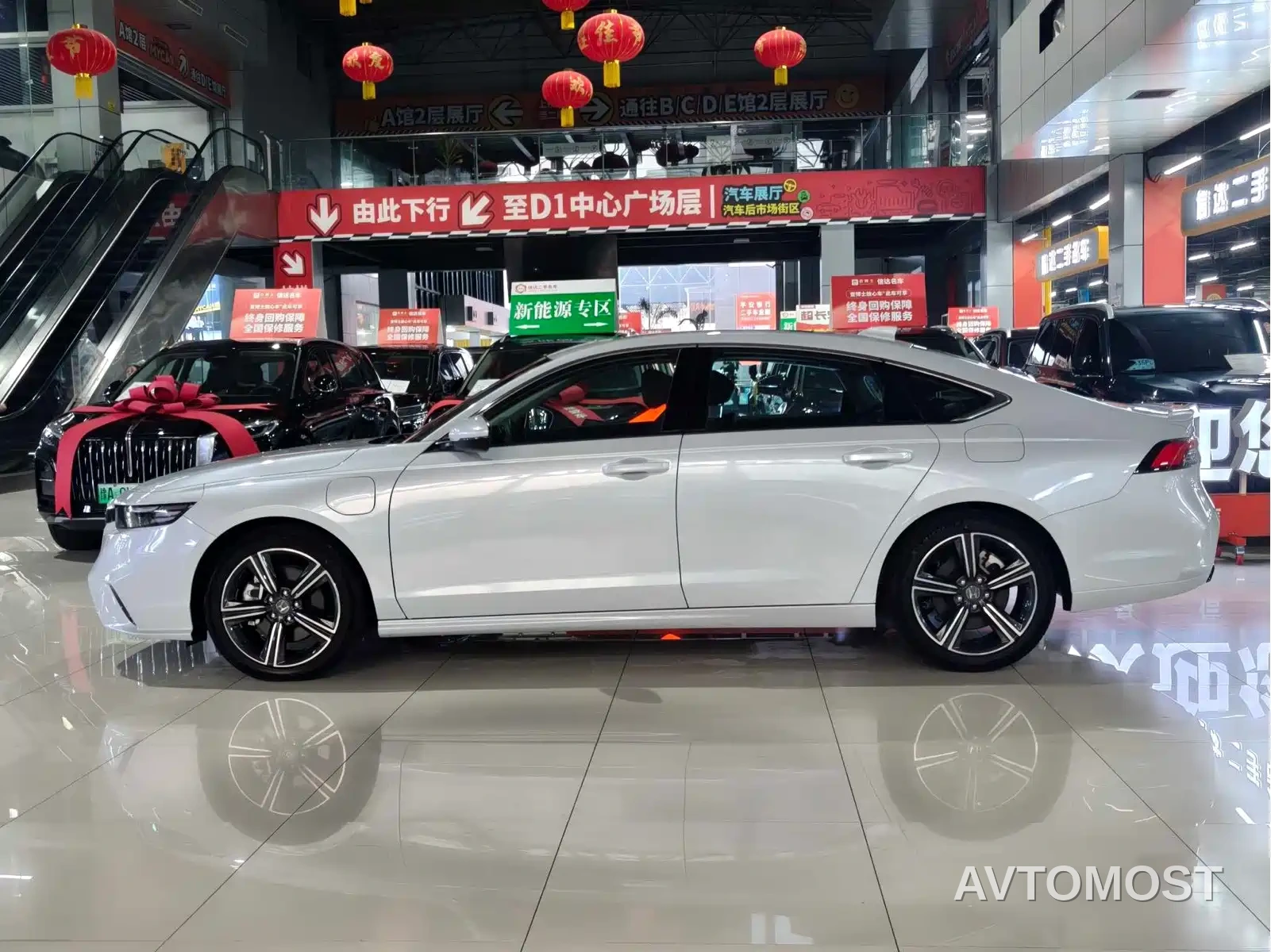 Honda Inspire Hybrid 2023 e:PHEV Premium Edition — фото 4