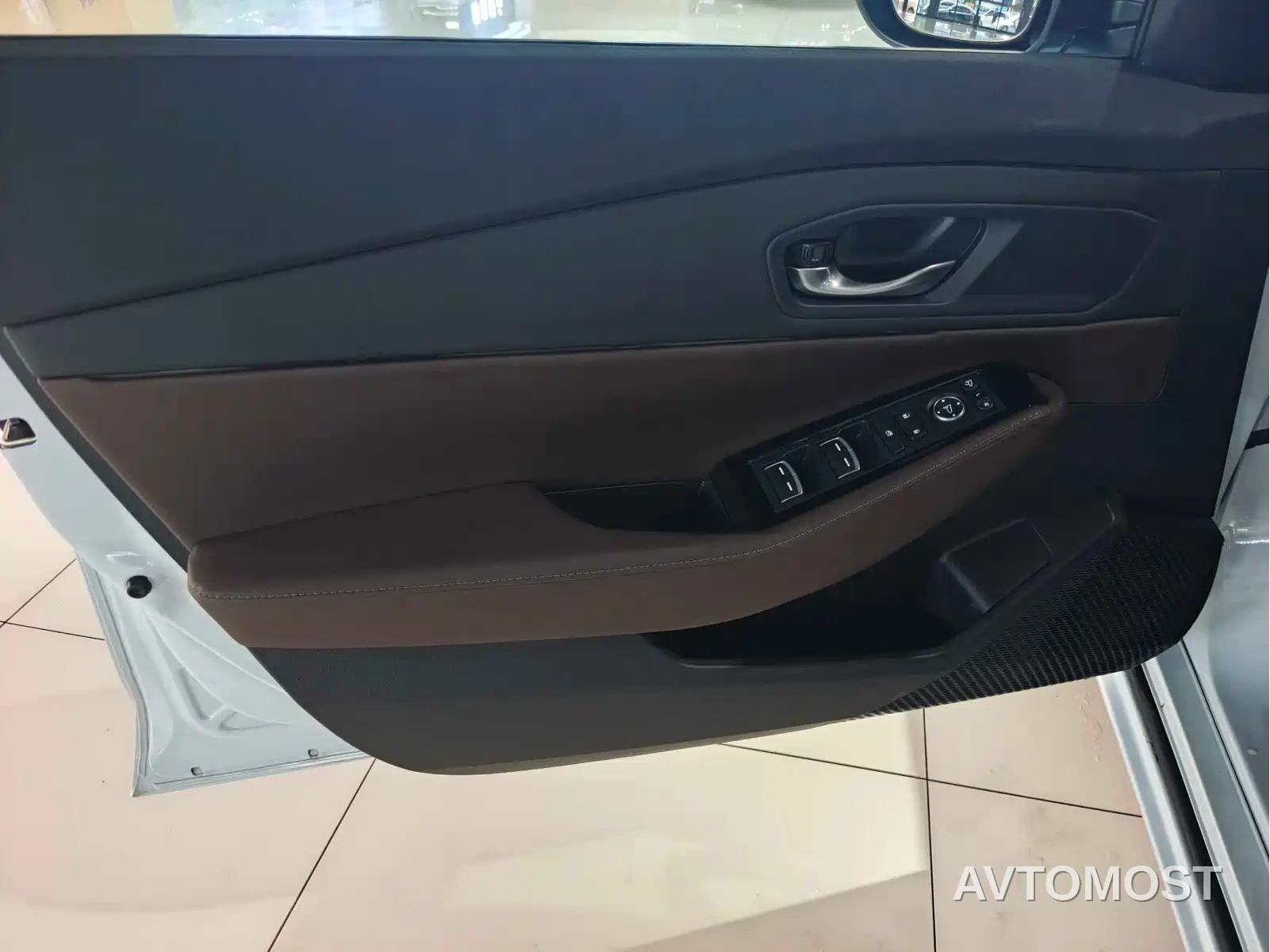 Honda Inspire Hybrid 2023 e:PHEV Premium Edition — фото 10