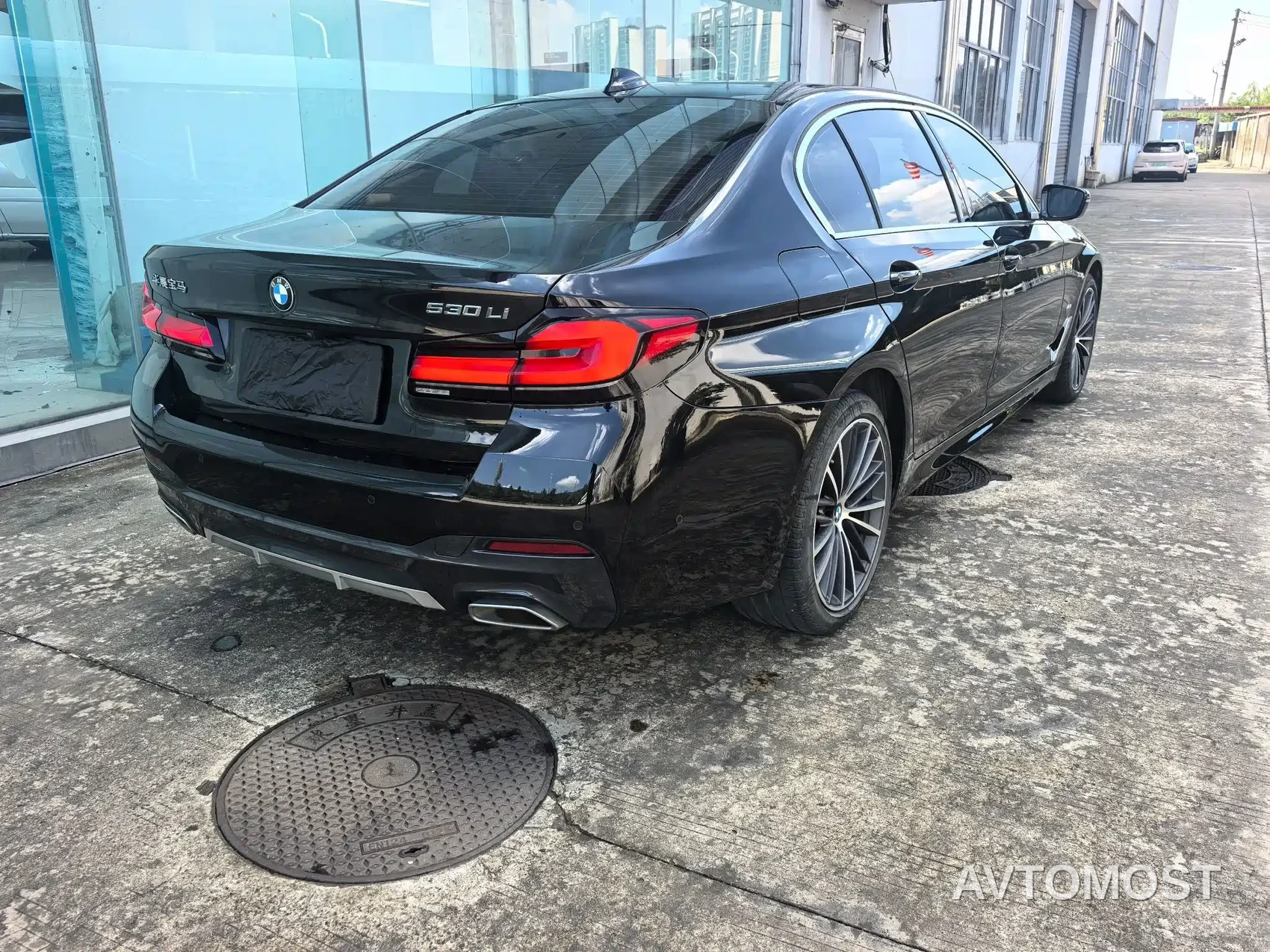 BMW 5 Series 2022 530Li Leading M Sport Package — фото 2