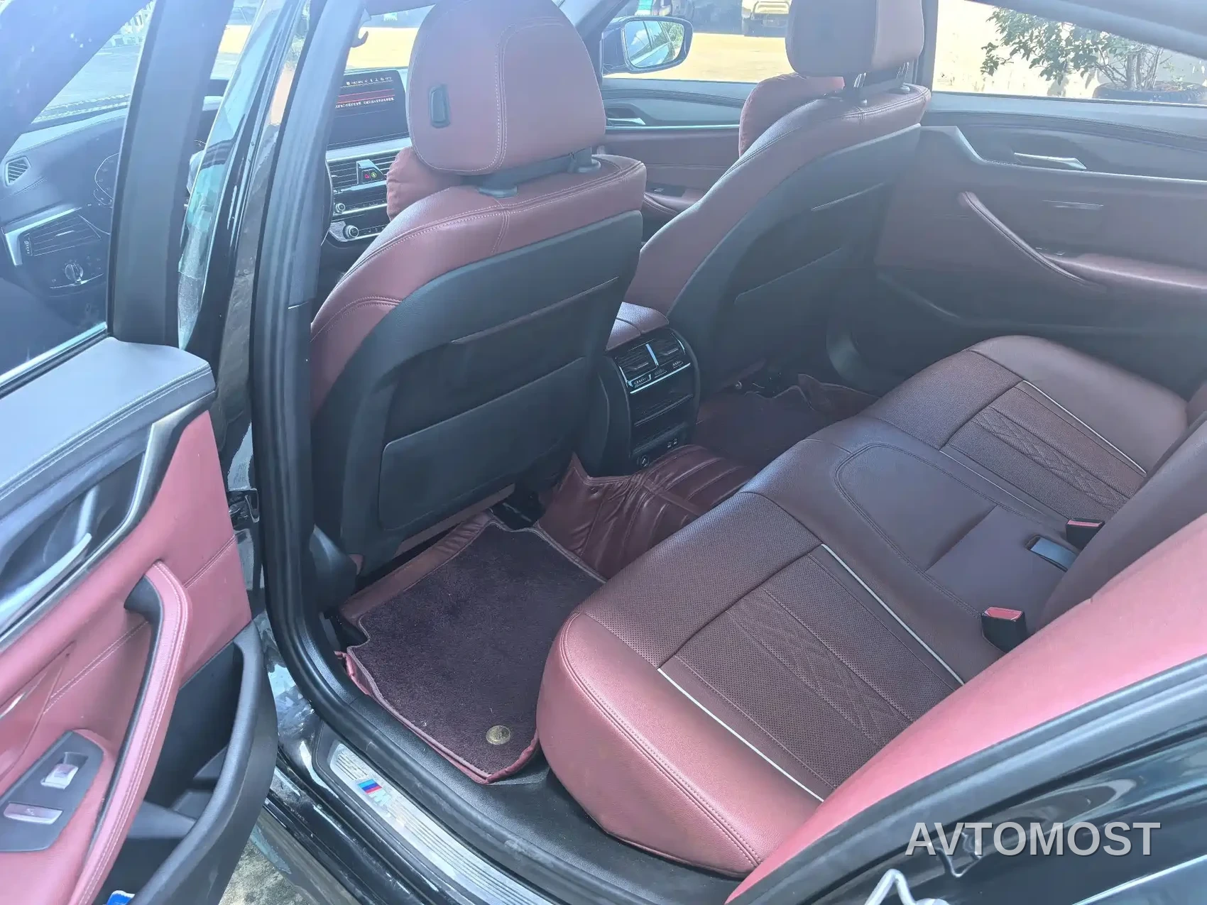 BMW 5 Series 2022 530Li Leading M Sport Package — фото 9
