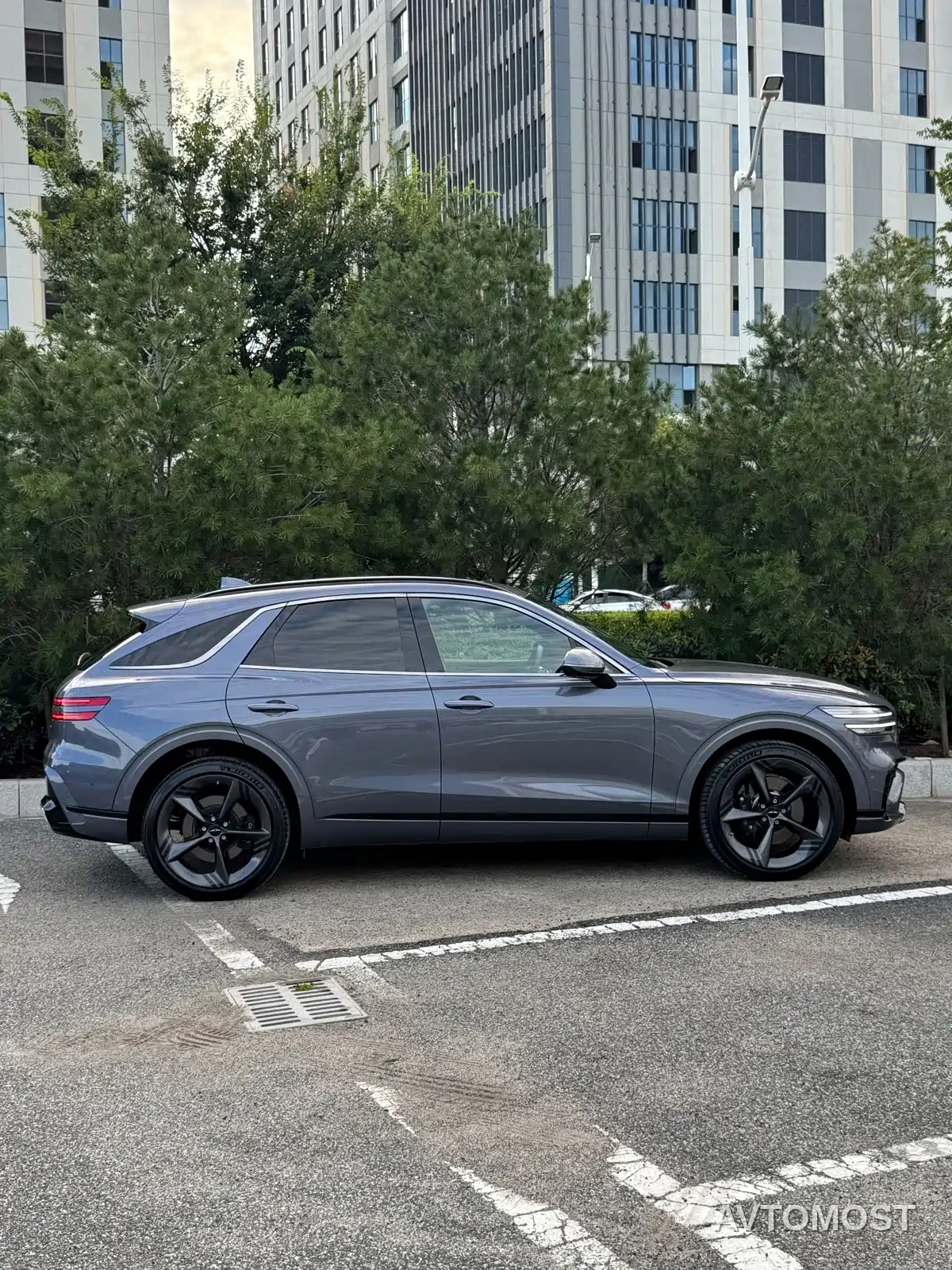 Genesis GV70 2025 2.5T AWD Flagship Sport Package — фото 5