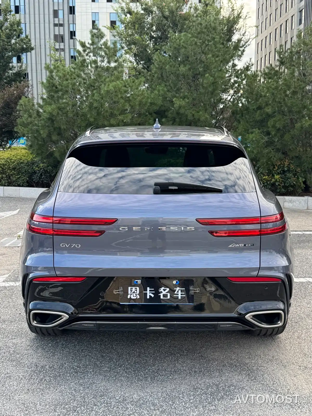 Genesis GV70 2025 2.5T AWD Flagship Sport Package — фото 8