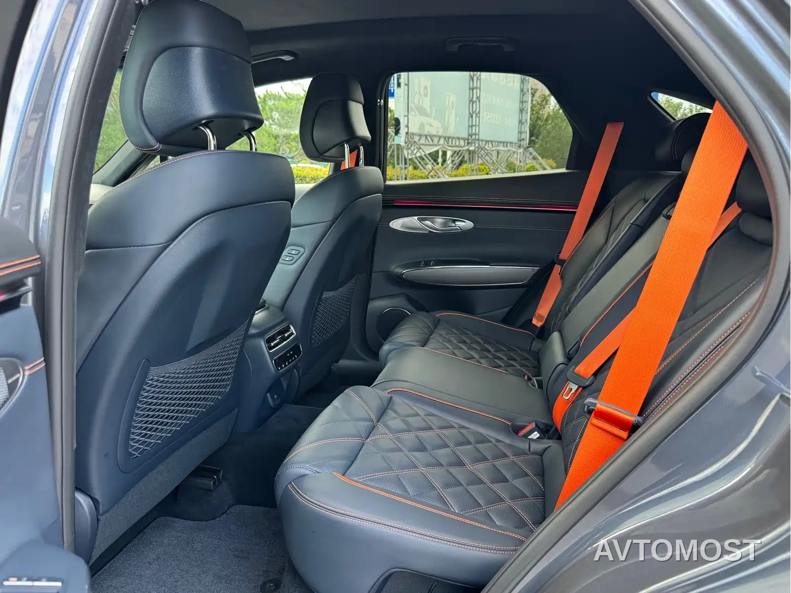 Genesis GV70 2025 2.5T AWD Flagship Sport Package — фото 15