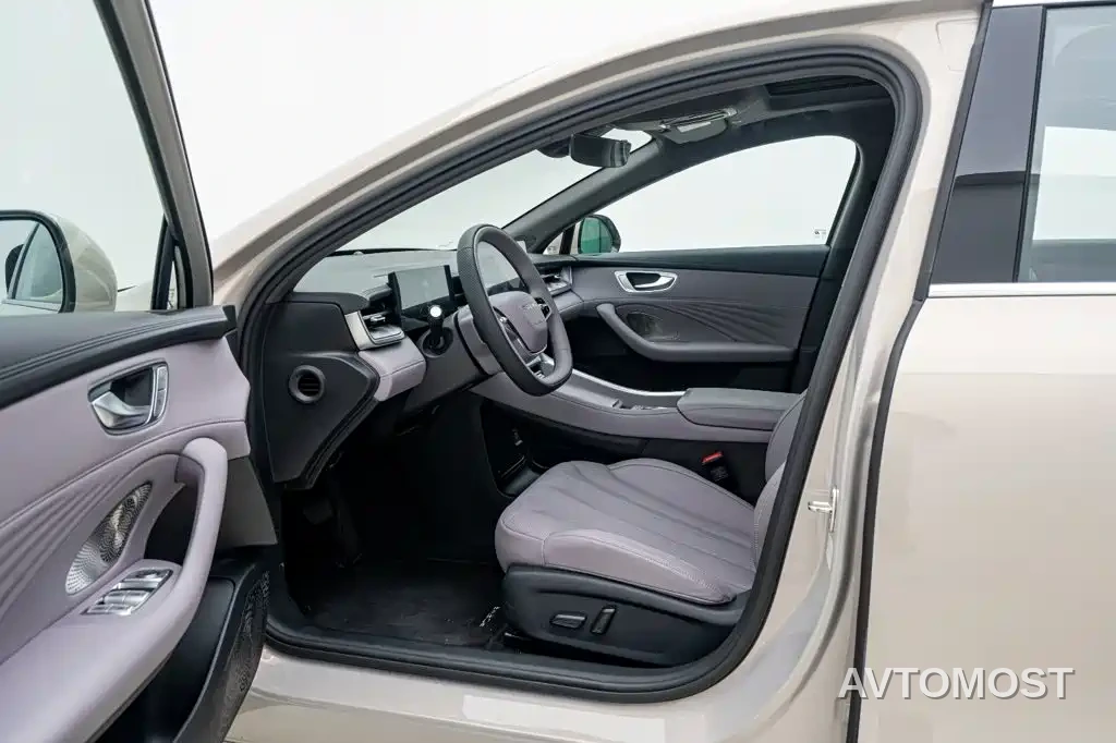 Roewe M7 DMH 2025 Base — фото 9