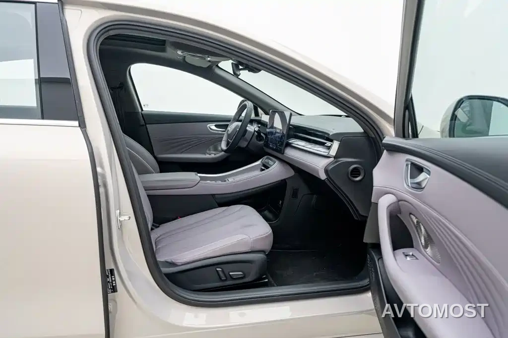 Roewe M7 DMH 2025 Base — фото 13