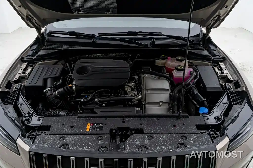 Roewe M7 DMH 2025 Base — фото 25