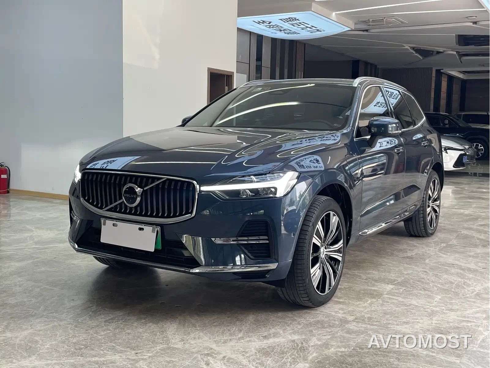 Volvo XC60 Plug-in Hybrid 2022 T8 Plug-in Hybrid Long Range AWD Momentum Luxury Edition — фото 1
