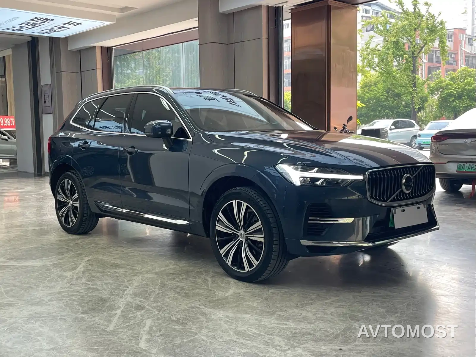 Volvo XC60 Plug-in Hybrid 2022 T8 Plug-in Hybrid Long Range AWD Momentum Luxury Edition — фото 3