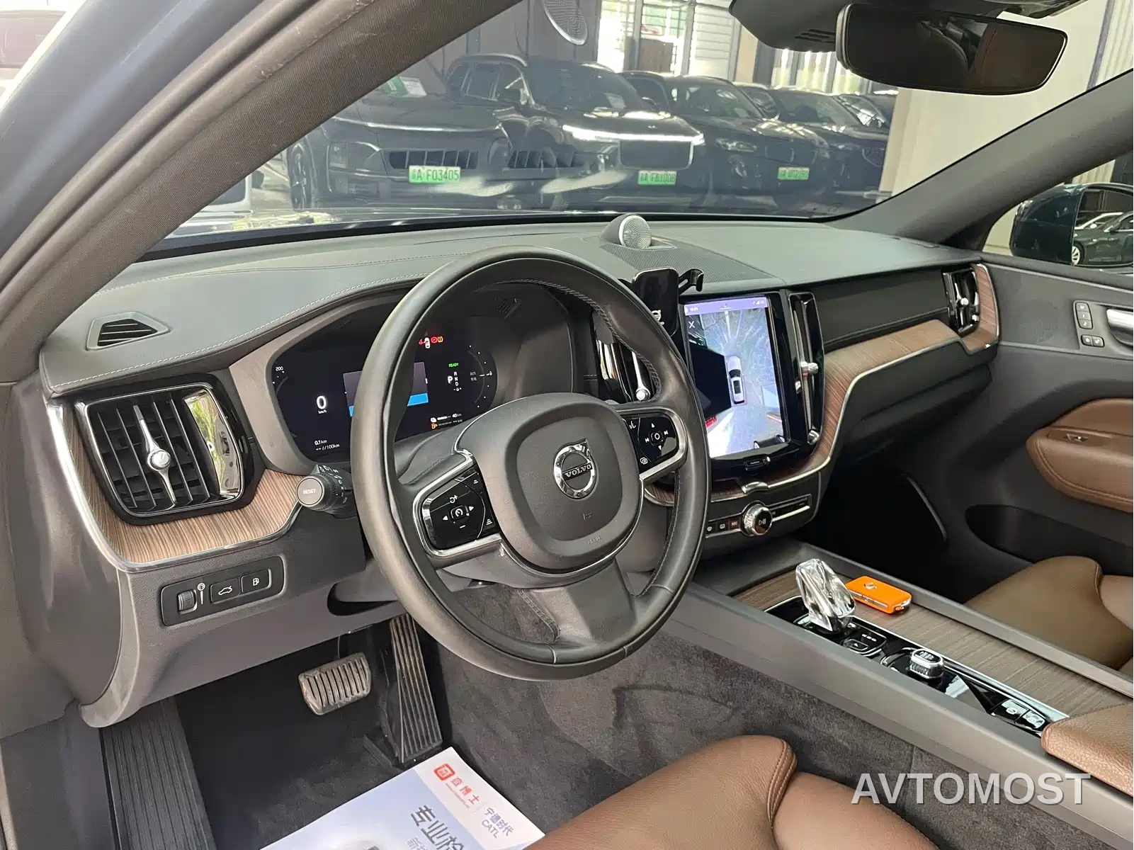 Volvo XC60 Plug-in Hybrid 2022 T8 Plug-in Hybrid Long Range AWD Momentum Luxury Edition — фото 9