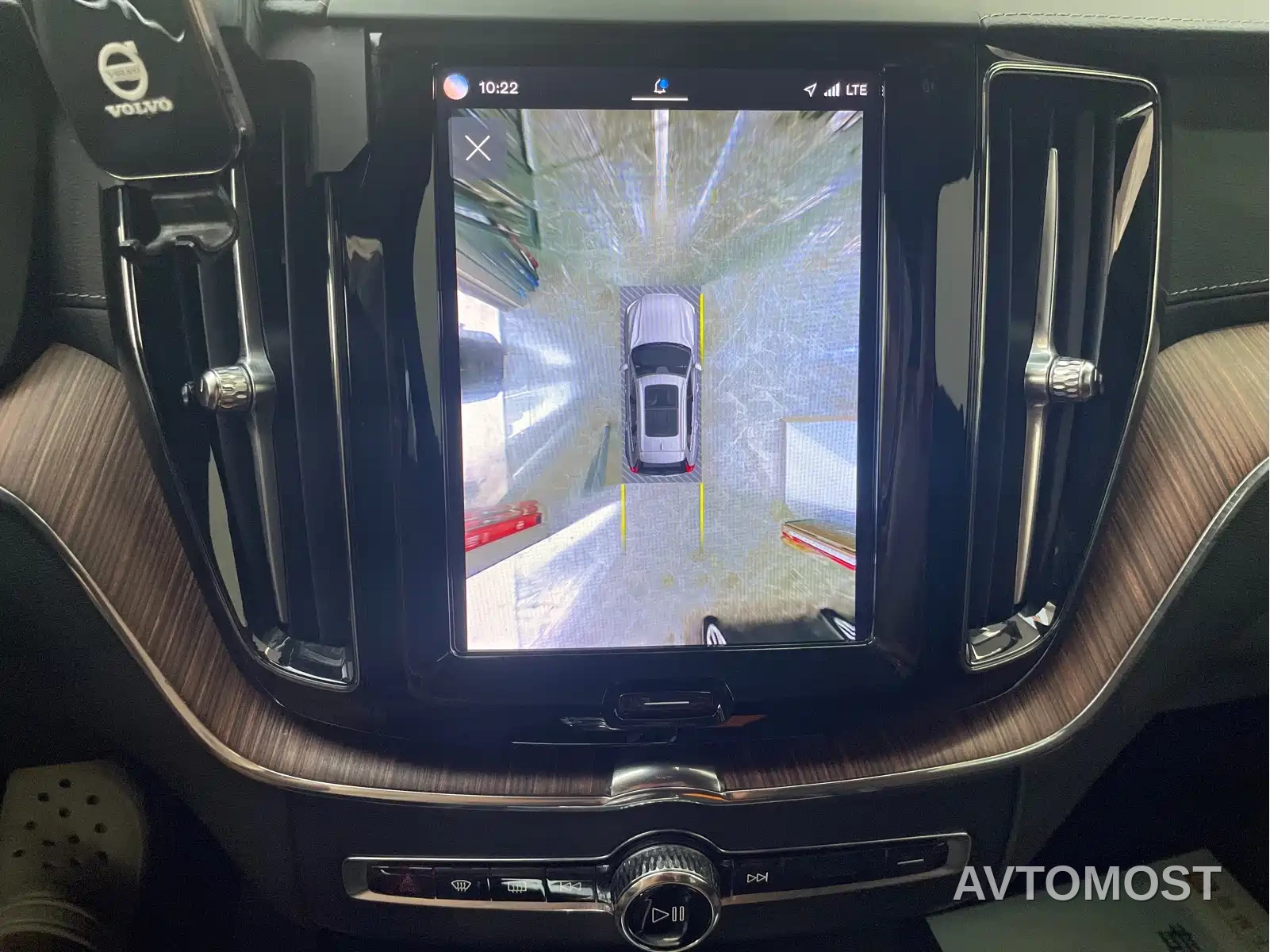 Volvo XC60 Plug-in Hybrid 2022 T8 Plug-in Hybrid Long Range AWD Momentum Luxury Edition — фото 18