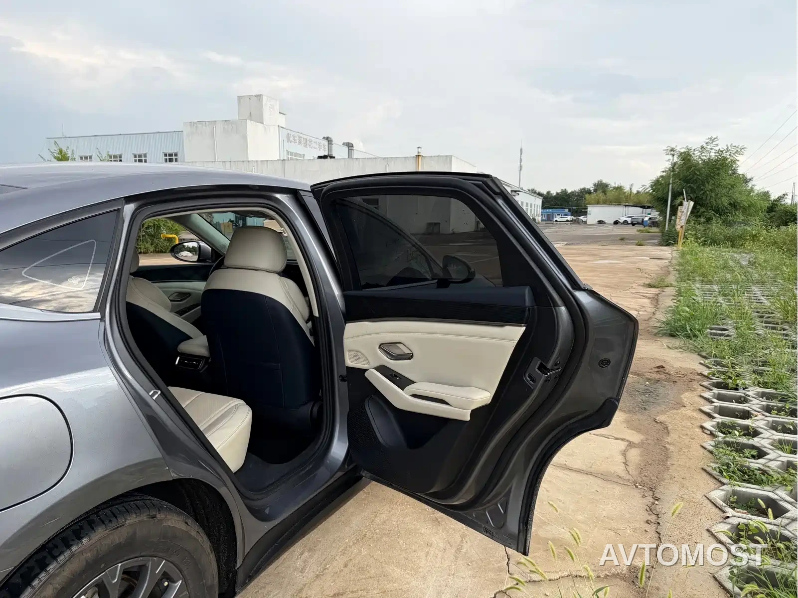BYD Qin L 2024 DM-i 80KM Leading Edition — фото 6