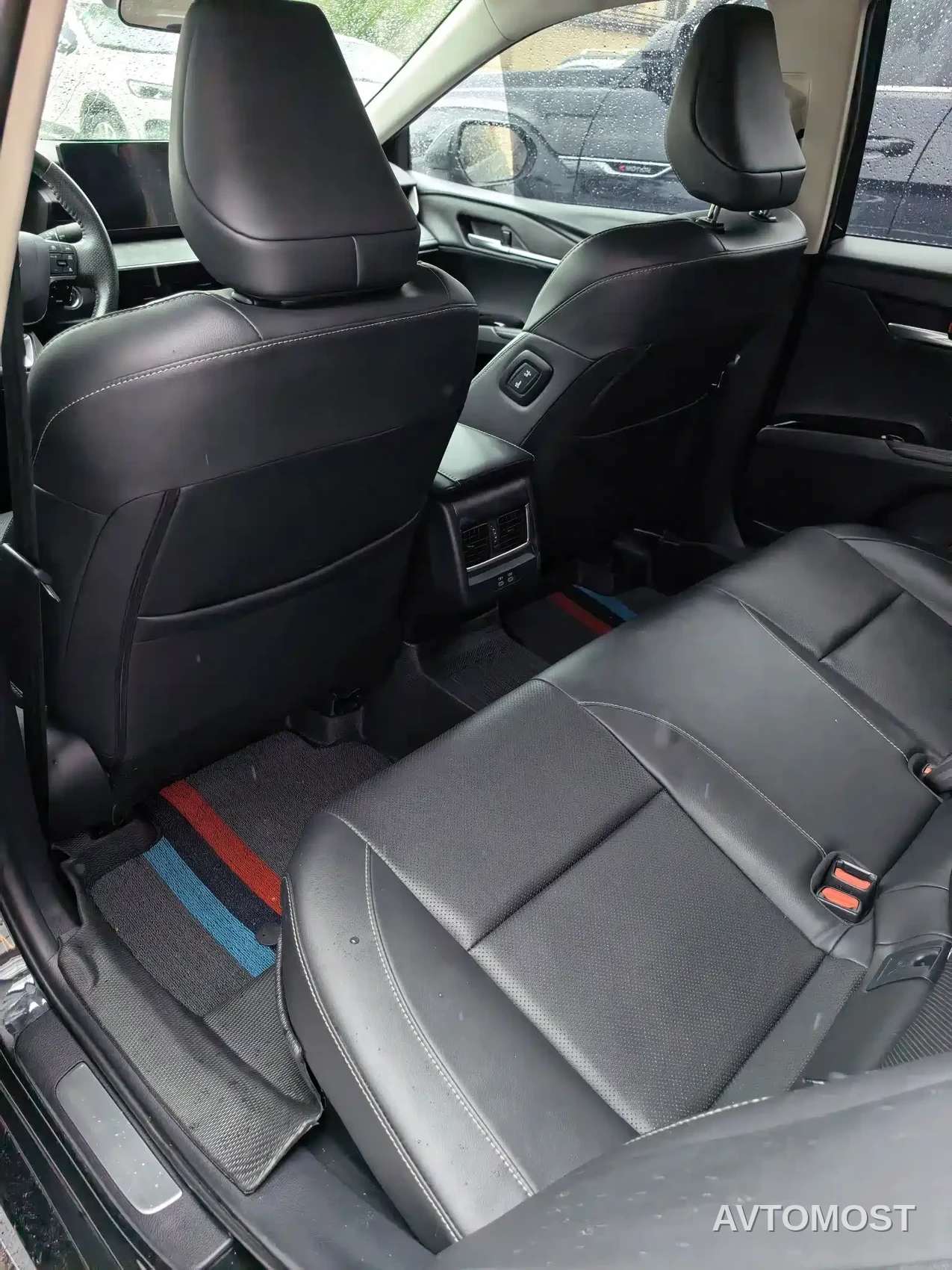 Toyota Camry 2024 Hybrid 2.0HGVP Luxury Edition — фото 4