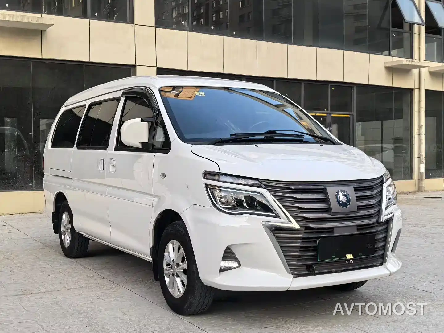 Dongfeng Fengxing Lingzhi New Energy 2022 Standard Base Model 7-Seater — фото 3