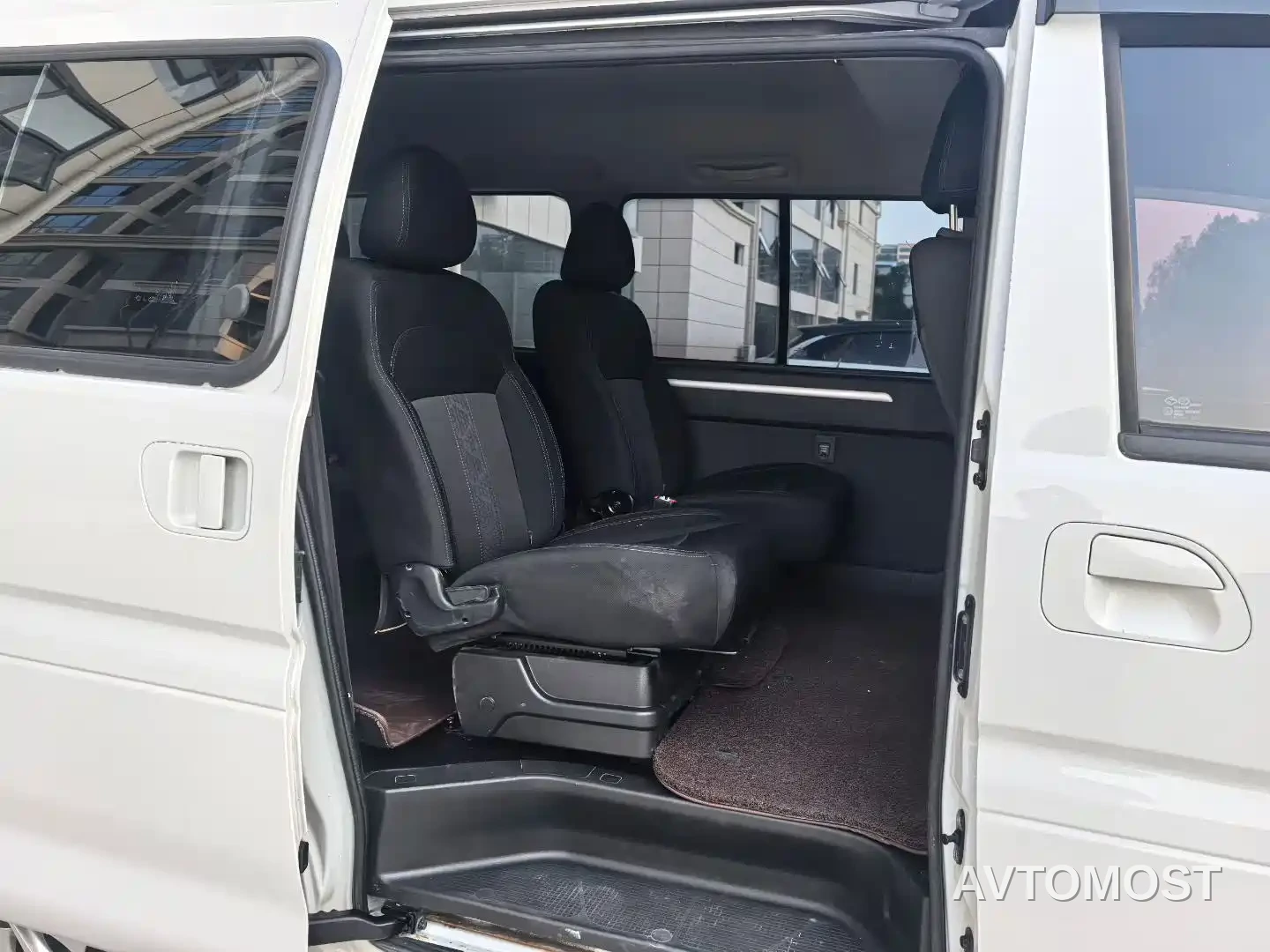 Dongfeng Fengxing Lingzhi New Energy 2022 Standard Base Model 7-Seater — фото 5