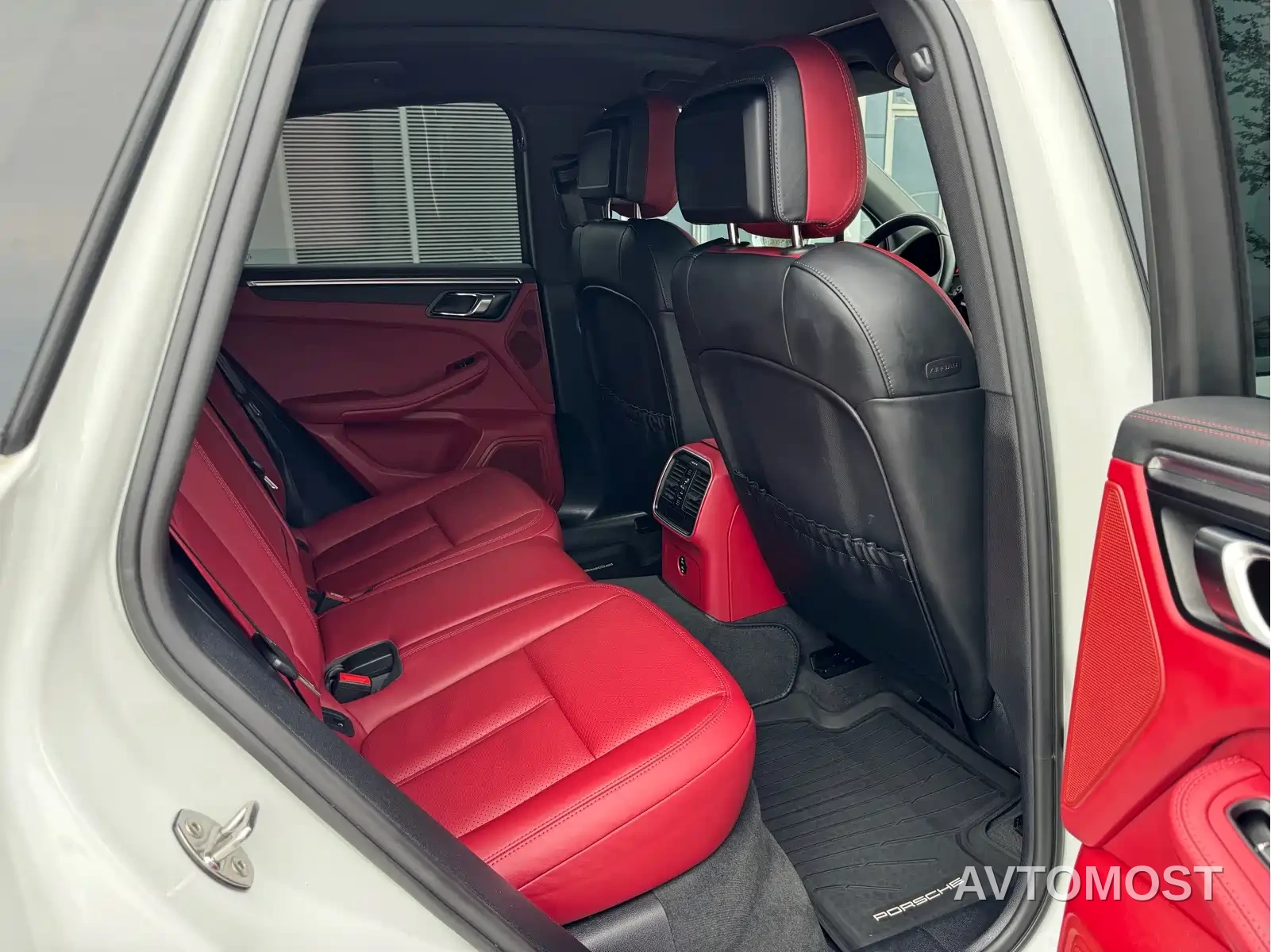 Porsche Macan 2022 Macan 2.0T — фото 7