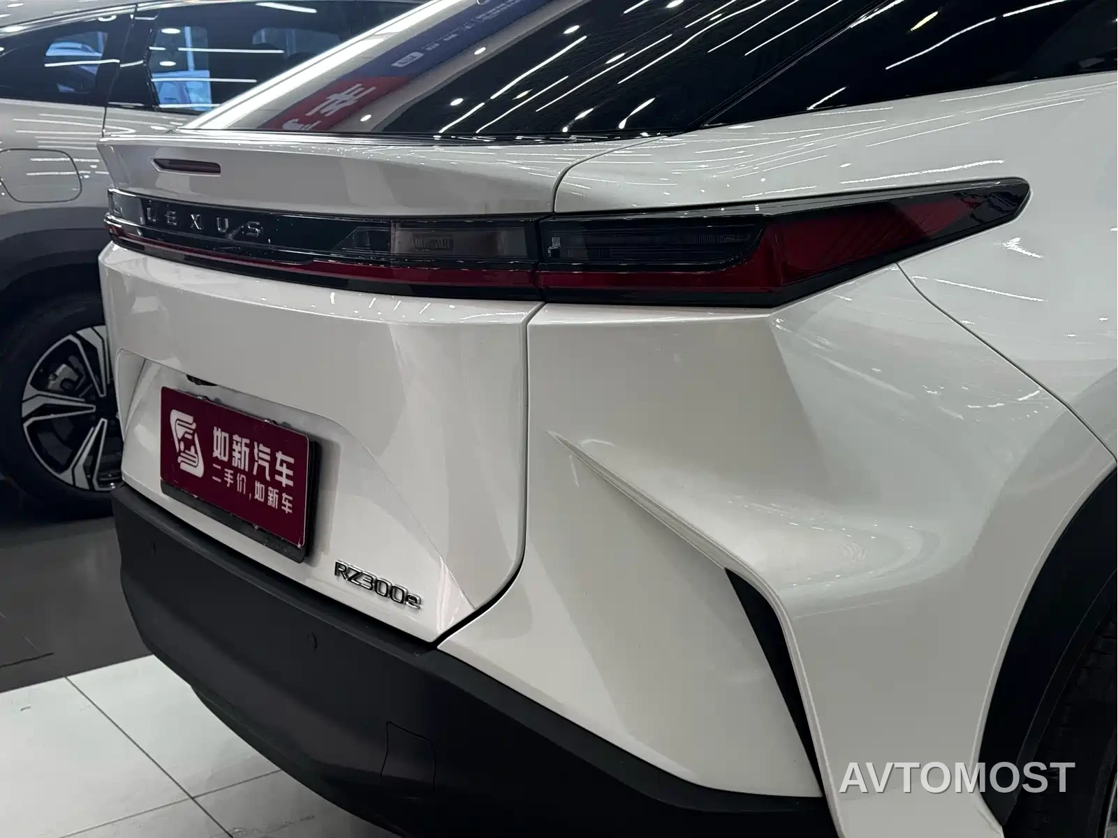 Lexus RZ 2023 300e Long Range Luxury Edition — фото 8