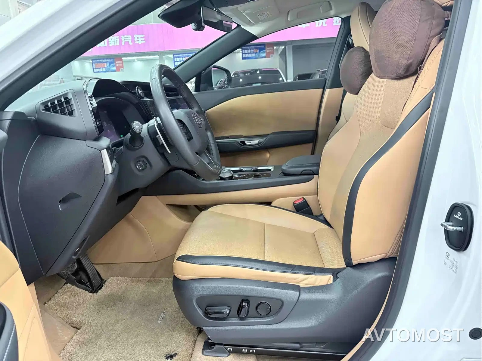 Lexus RZ 2023 300e Long Range Luxury Edition — фото 17